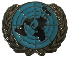 Military UN United Nations Peace Peeking Beret Cap Hat Metal Pin Badge Gold