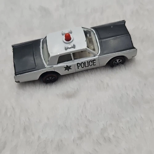 Redline Hot Wheels Cruiser Police Vehicle Black White  With A Solid Red Light