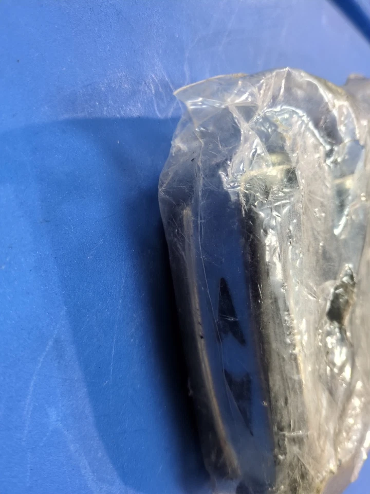 NOS Schwinn Bicycle Pedals Krate Stingray 90s VINTAGE Bow Pedals Sealed - Image 2 of 4