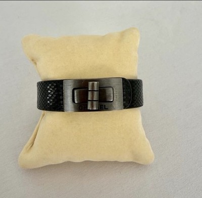 Chanel Vintage Turn Lock Clasp Black Snake Leather Bracelet 7.5 