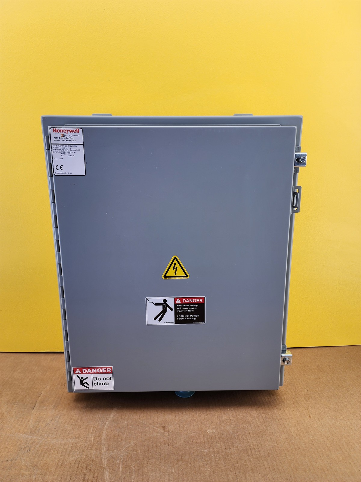 NEW Honeywell/Intelligrated 010-0237-4 TRAK MCP Enclosure w/ 4 Converter Board