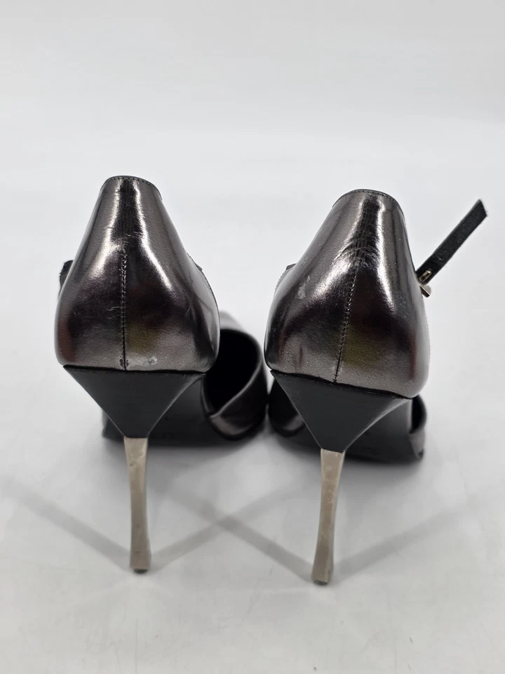 Salto feminino GUCCI MARY JANE PRATA BIQUEIRA PONTIAGUDA TAMANHO 6B - Imagem 4 de 4