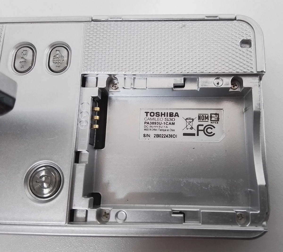 Toshiba Camileo S30 Digital Full HD Resolution Video Camera