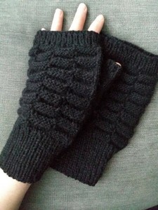 Details About 100 Lambswool Cable Knit Men S Fingerless Gloves Mittens Wrist Warmers New Black
