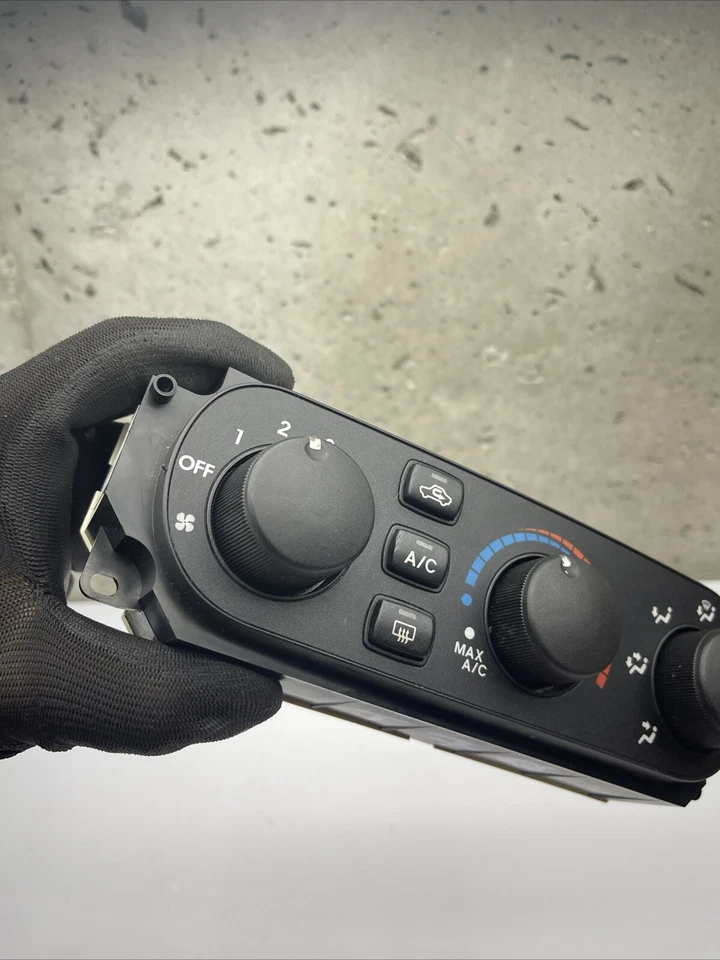 2004-2008 Mitsubishi Galant ES OE Temperature Climate Control Module Mr958449 - Image 2 of 4