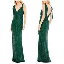 Mac Duggal NWT Sequined Low Back Bow Shoulder Gown Green Size 0 V-Neck V-Back