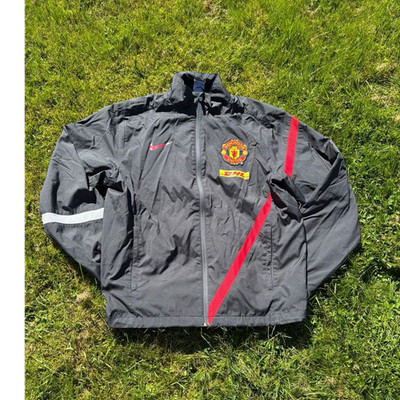 Nike Manchester United Trainingsjacke M Schwarz Rot mit Reißverschluss