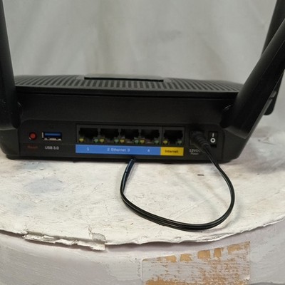 Linksys EA8300 Max-Stream AC2200 Tri-Band MU-MIMO Gigabit WiFi Router Tested