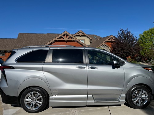 2021 Toyota Sienna LIMITED