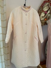 Vtg Barbizon Bonnie at Ease Robe Sz 12 Quilted Cream w Pearl Buttons Embroidered