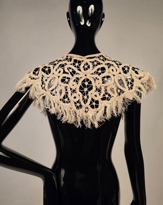 ANTIQUE VICTORIAN 19TH C HAND MADE BATTENBURG LACE COLLAR FOR DRESS W SPIDER WEB