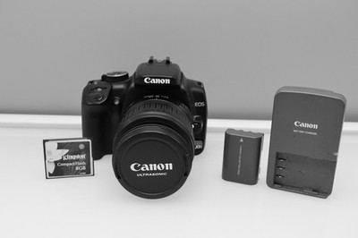 Canon EOS Rebel XTi 10.1mp Digital SLR w/EF-S 18-55mm f3.5-5.6 II