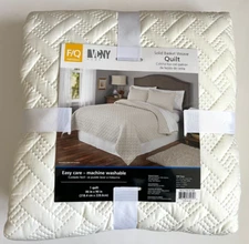 VCNY Home Ivory Quilt, Full/Queen Solid Basket Weave 86"x90", New