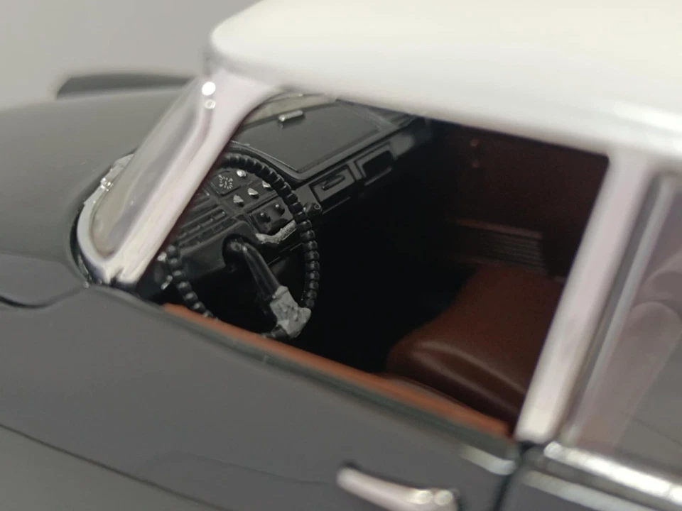 Citroen DS 19 Bicolore 1963 - Edicola Leo Models Auto vintage 1:24 Usato in Teca - Immagine 3 di 4