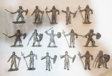 MARX ROBIN HOOD CASTLE PLAYSET VINTAGE LOT OF 18 SILVER KNIGHT FIGURES 54mm