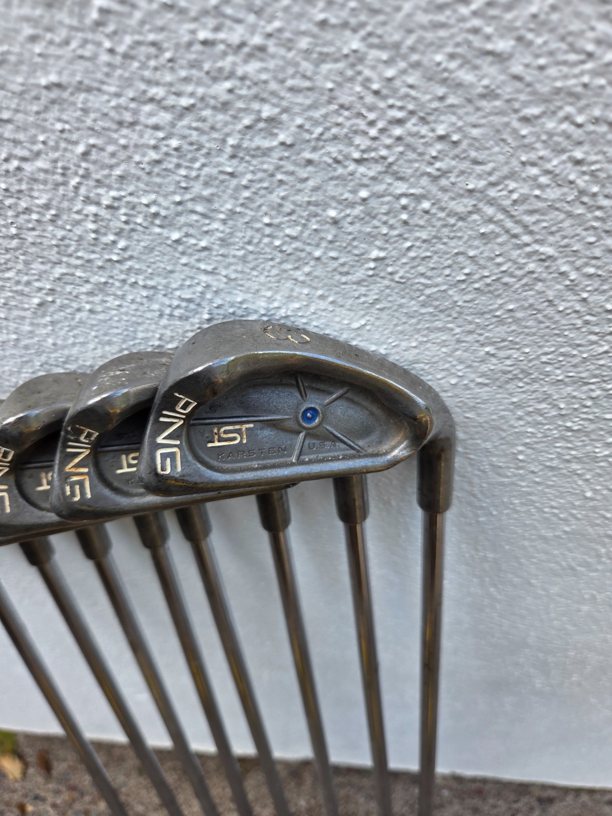ping isi iron set, blue dot, 3-pw, cushin jz stiff steel shaft. Ping grips.