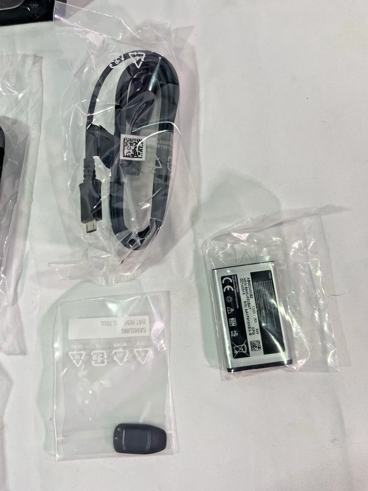 NIB - Vintage Samsung Convoy 3 U680 Gray Flip Phone Verizon Wireless SCH-U680 - Image 3 of 4