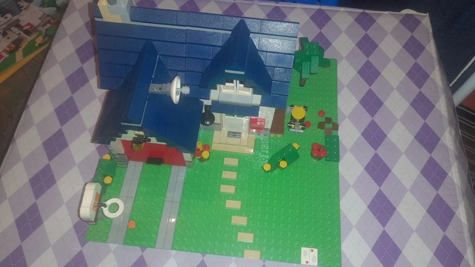 LEGO Creator 5891 Apple Tree House, foto 1 di 5