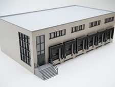 H0 Logistikhalle Lagerhalle mit Büro - 6 Tor...