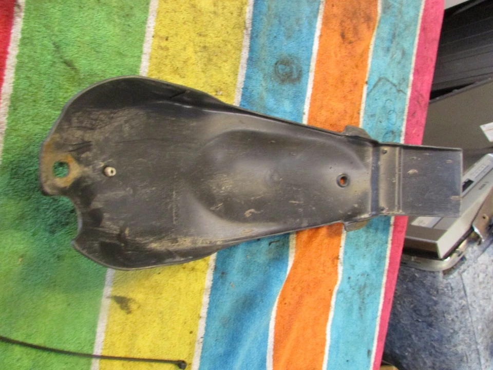 Guardabarros interior trasero Honda XL75 1979 Foto 3 de 4