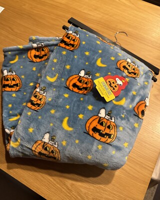 PEANUTS Snoopy Halloween TJ Maxx Throw Blanket 60”x70” Moon Stars Pumpkins  XLong - Main Image