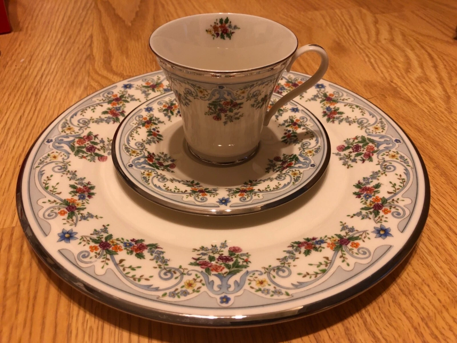 Gorham Fleurs de France Dinnerware - Thumbnail 2