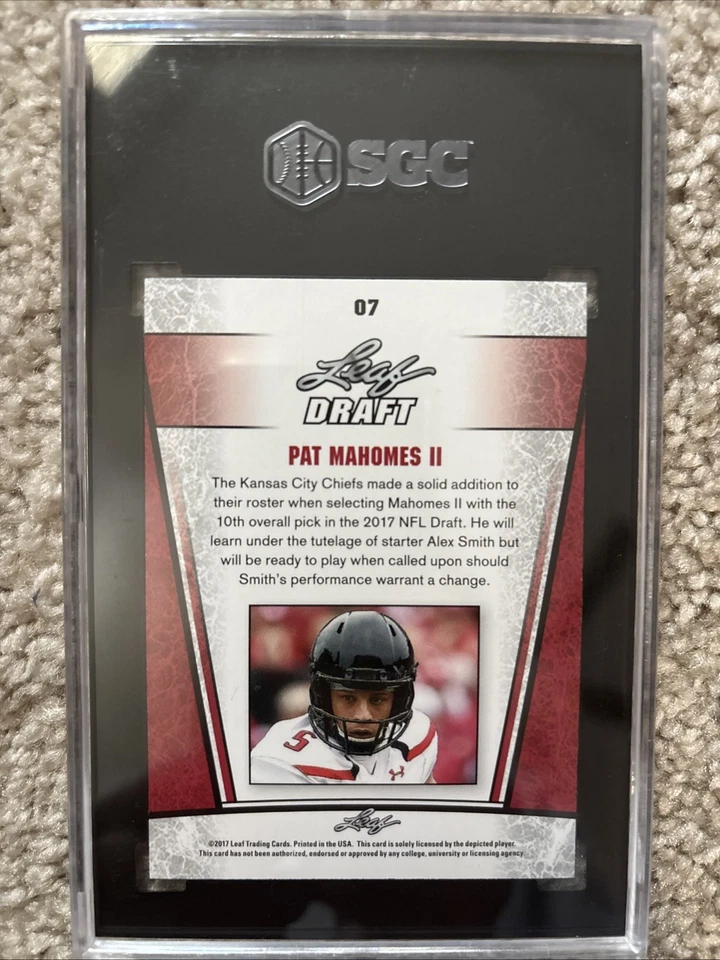 Patrick Mahomes II - 2017 Leaf #7 新秀卡银色 - SGC 10 🔥 — 第 2/2 张图片