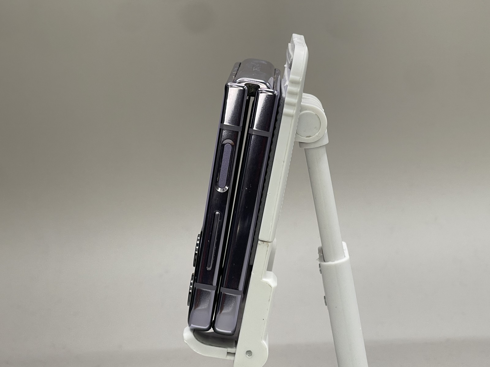 Samsung Galaxy Z Flip4 SM-F721U 128GB Bora Purple Unlocked W066760