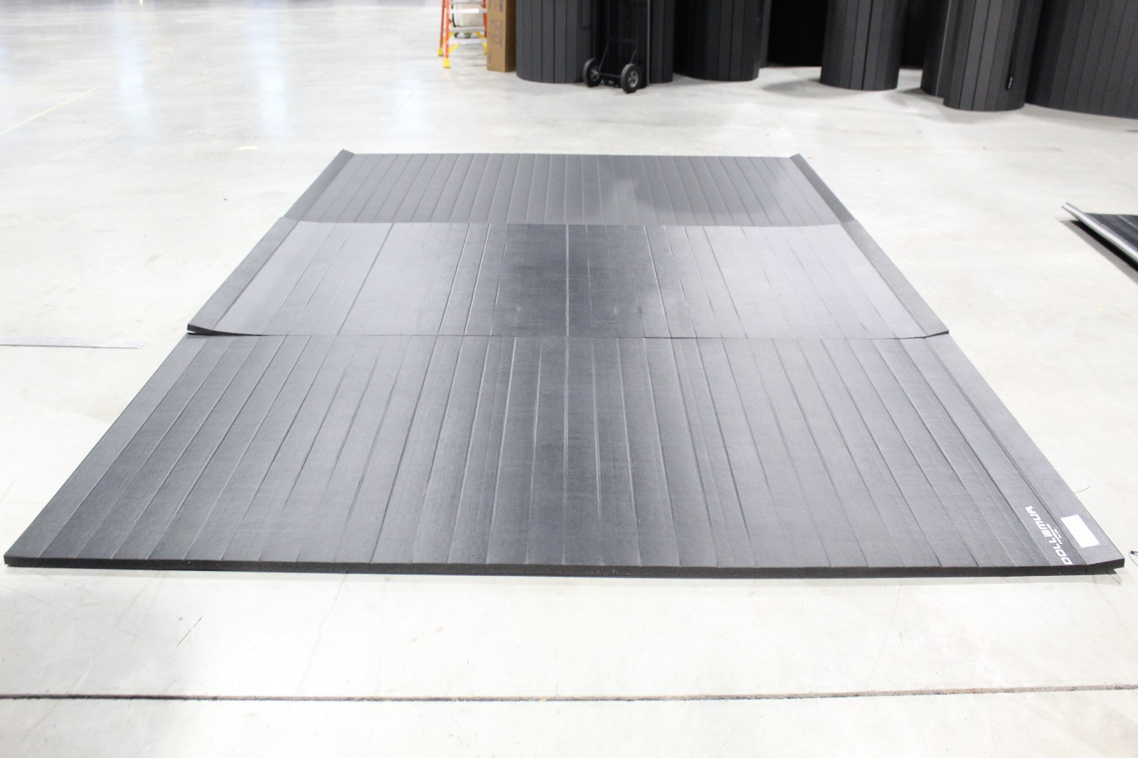 10' x 14' x 1 1/4" Dollamur Flexi-Roll Wrestling Mat READ DESCRIPTION #6089