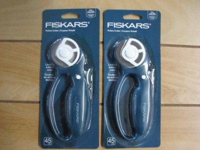 2 - FISKARS #195213 45MM ROTARY CUTTER PREMIUM BLADE