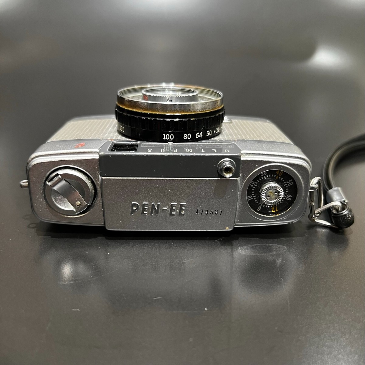 OLYNPUS PEN EES / Half Film camera / working product / from JAPAN