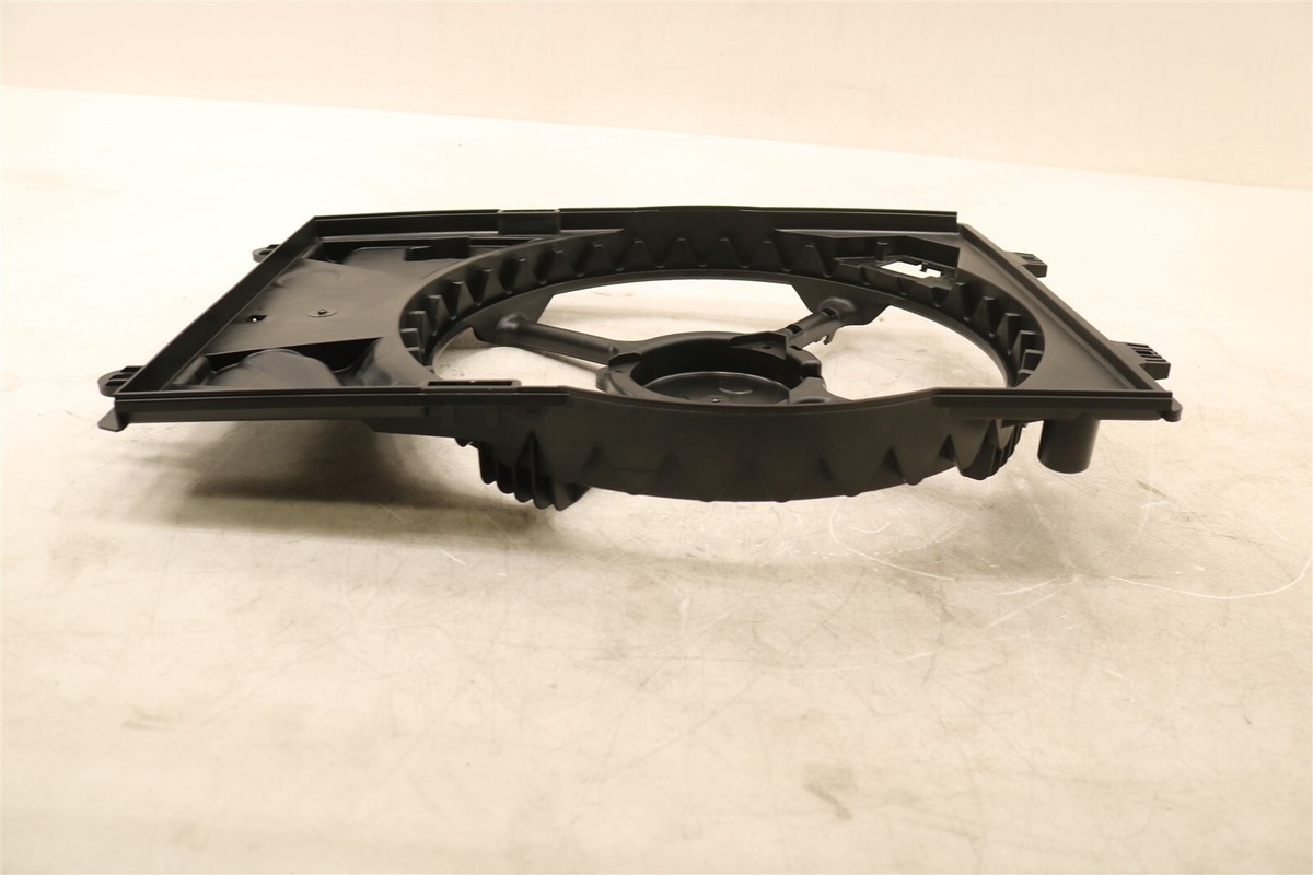 NEW OEM GM Engine Cooling Fan Shroud 95352366 Chevrolet Sonic 1.8L