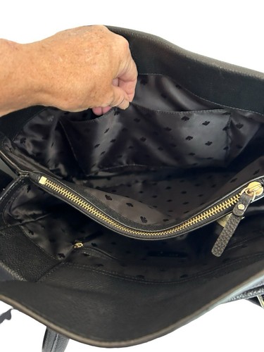 Kate Spade große Schultertasche aus genarbtem Leder - schwarz mit Quaste - Bild 15 von 17