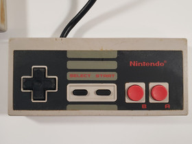 Nintendo Entertainment System [NES-004] Lot 2 Authentic NES Controllers - Tested