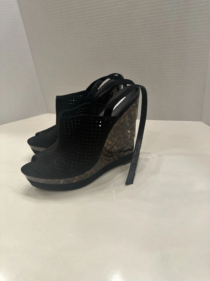 Cuñas para mujer Diane von Furstenberg negras y cheeta talla 38,5 Foto 2 de 4