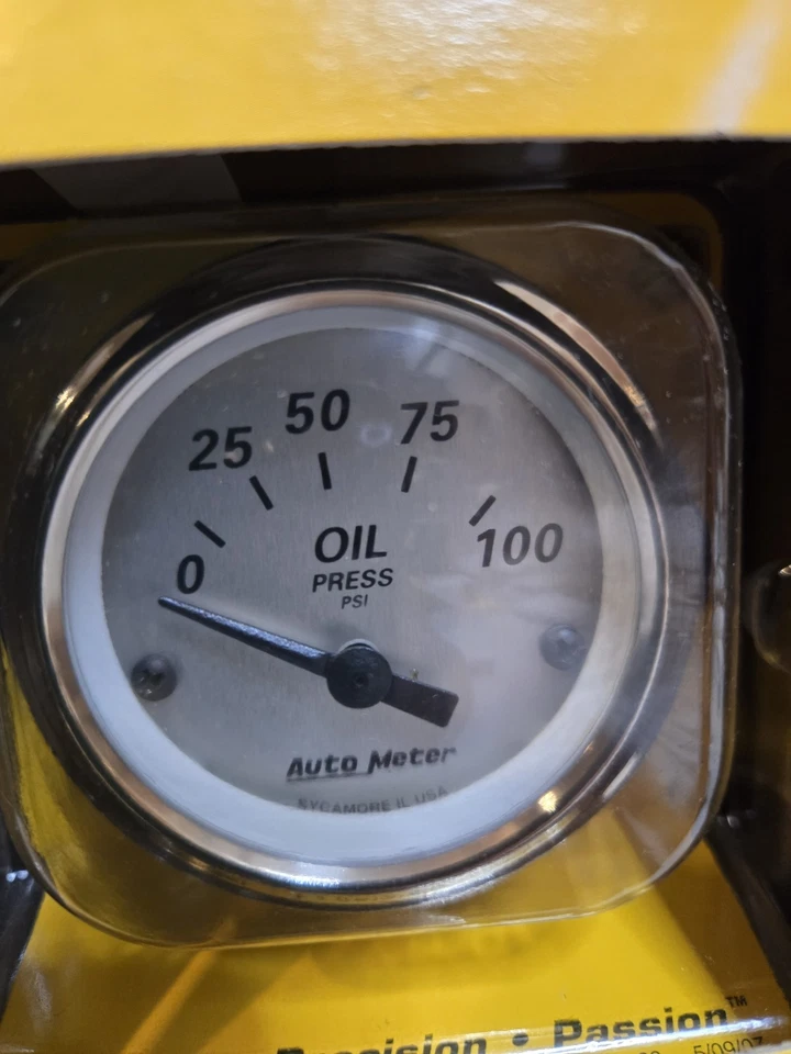 Auto Meter 1928 American Platinum Oil Pressure Gauge 2 1/16" Short Sweep NIB  - Image 2 of 4