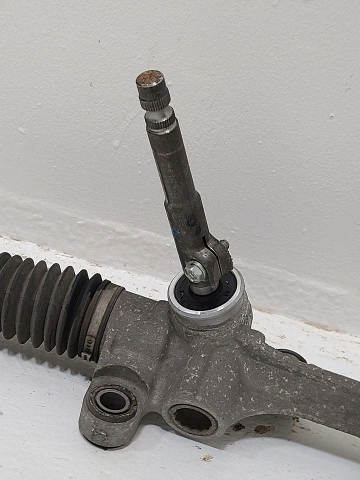 2009-2010 PONTIAC VIBE Steering Gear Rack Power Steering FWD Base 19184329 - Изображение 4 из 4