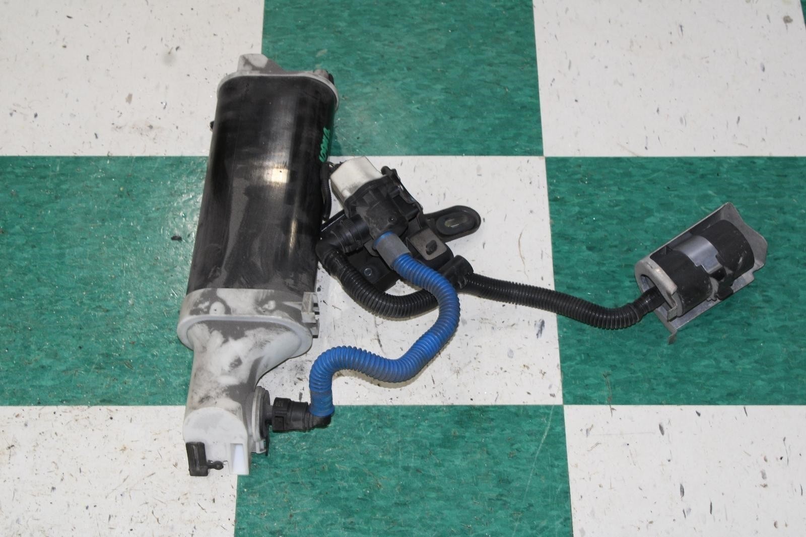 Maserati Ghibli 2014-2017 Fuel vapor filter Charcoal