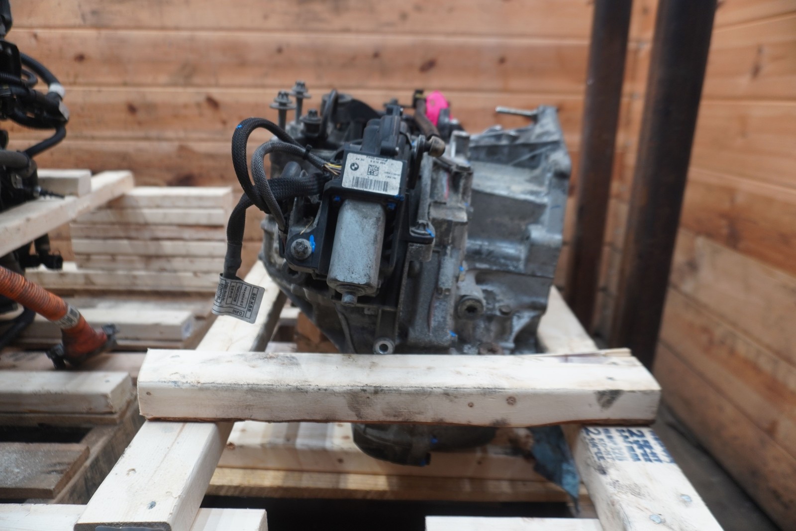 Rear 6-Speed Automatic Transmission Assembly OEM 24008695750 Bmw I8 Bmw 14-17