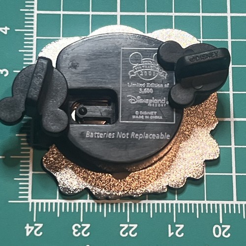 "Believe…In Holiday Magic" Disneyland Limited Edition Pin Mickey Pluto Disney - Bild 6 von 18