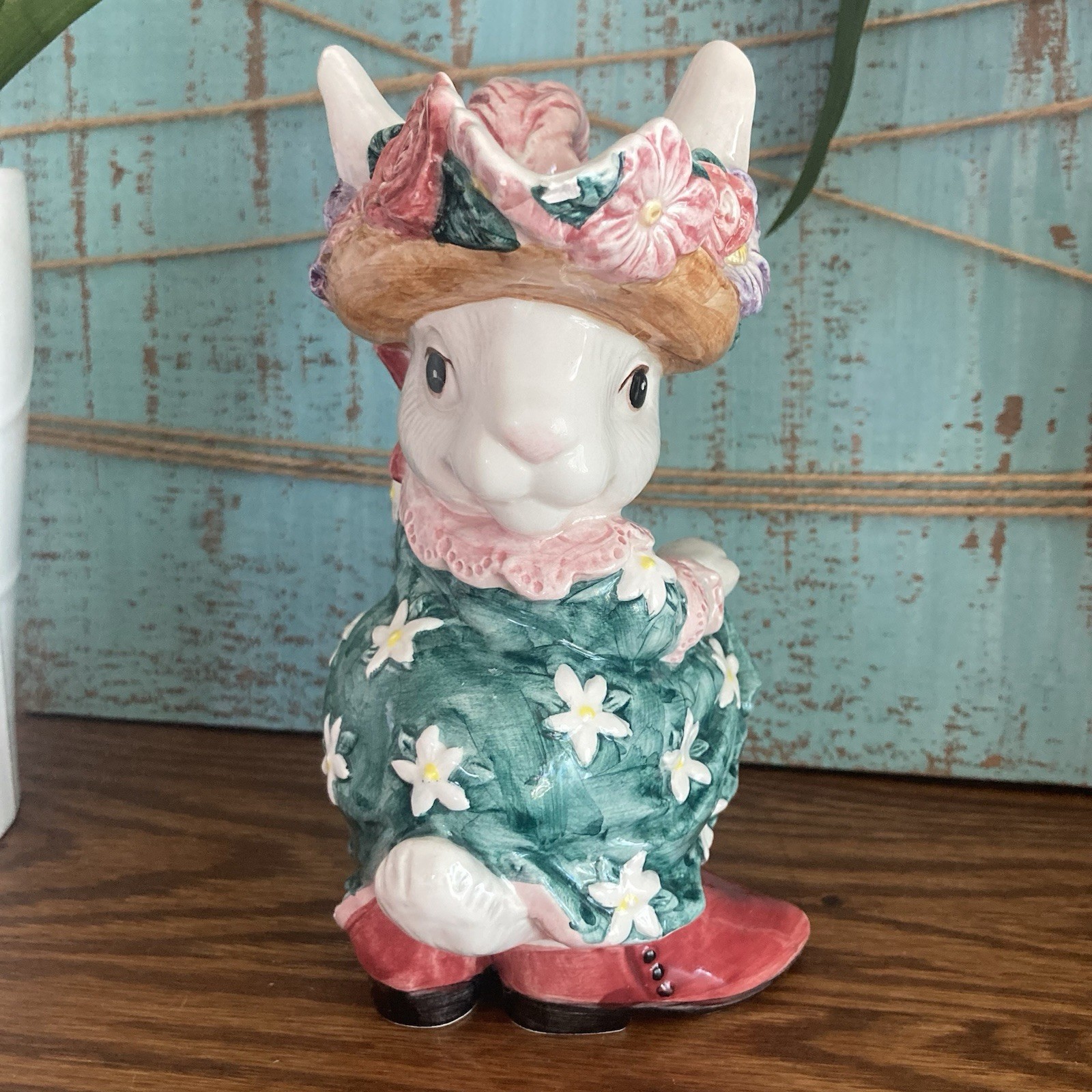 VTG 1995 Fitz & Floyd Rabbit Easter Bunny Girl Creamer Cotton Tailors READ