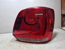 2010 VOLKSWAGEN POLO REAR/TAIL LIGHT ON BODY ( DRIVERS SIDE) 6R0945112B