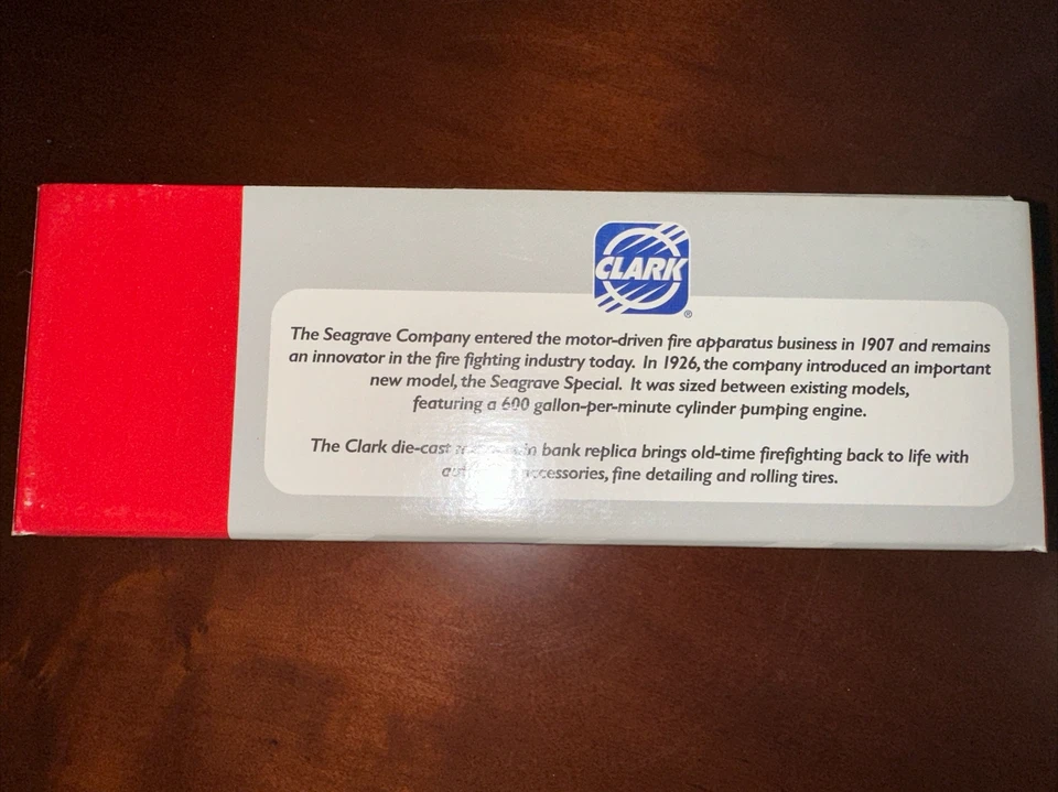 Banco de monedas fundido a presión 1926 Seagrave camión de bomberos Clark refinación RARO neumáticos blancos capó Foto 2 de 3
