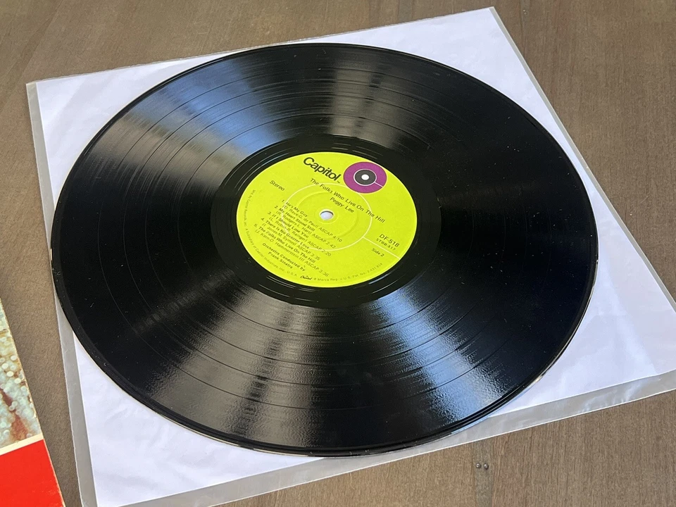 Peggy Lee The Folks Who Live On The Hill LP Capitol Records DF-518 1970 Re-issue - Image 4 of 4
