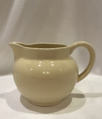LOVELY BUTTERCREME ''LONDON POTTERY'' MILK PITCHER -4.5''H