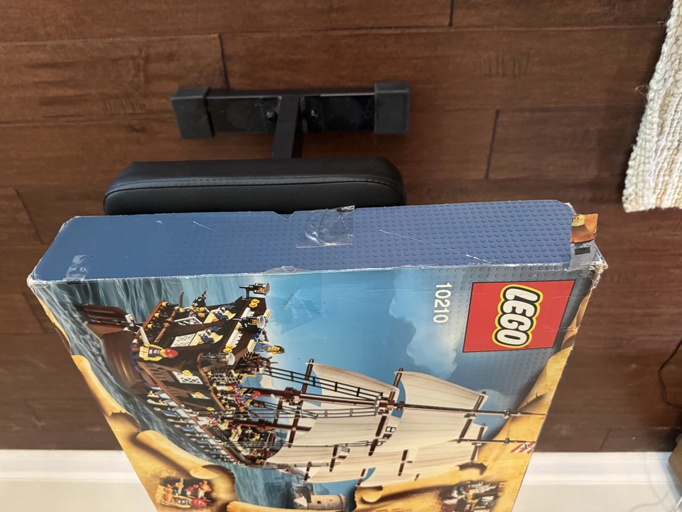 Lego Piratas 10210 Imperial Flagship 10210 - Nuevo Sello Roto - Caja arrugada Foto 2 de 4