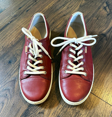 ECCO women s Red Leather Lace-Up Sneakers Round Toe Rubber Outsole US 10