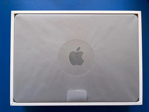 MacBook Air 13.6" - M2 / 8C CPU / 10C GPU / 24GB / 1TB / ESP (A2681) thumbnail 2