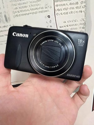 Canon Powershot SX600 HS Black 16.0MP18x zoom Digital Camera Black
