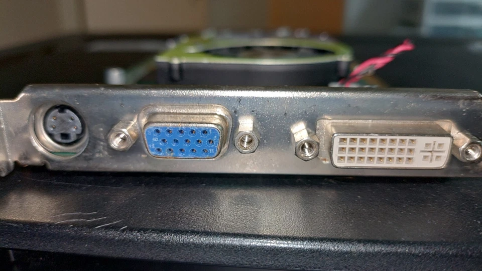 {Nvidia} GeForce 6800 PCIe Video-Card/256MB RAM/VGA/DVI/TV-Out - Image 3 of 3